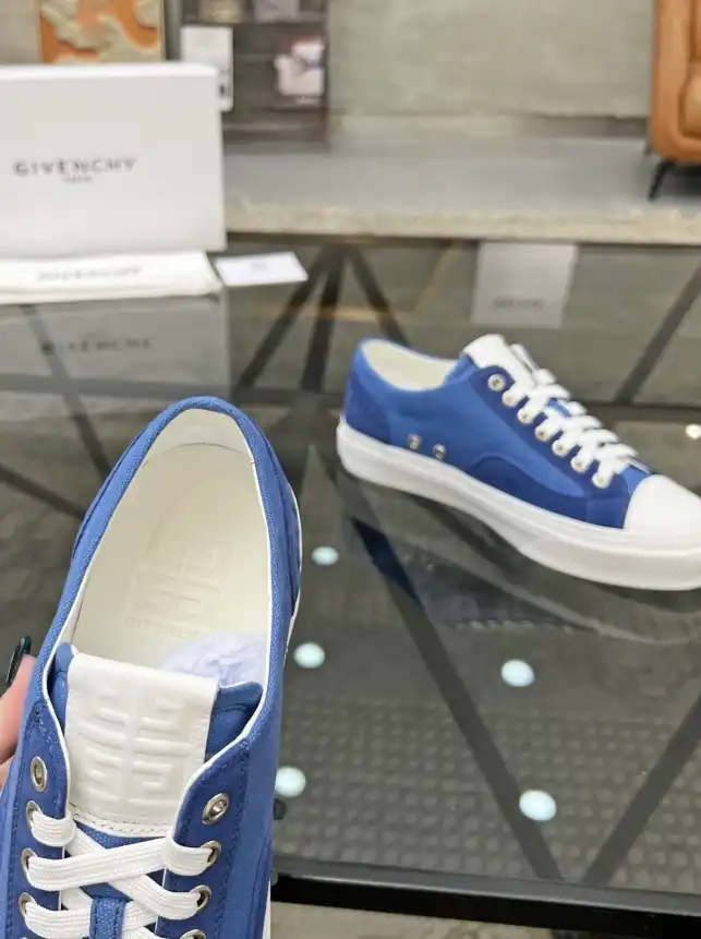 hype Givenchy Sneakers