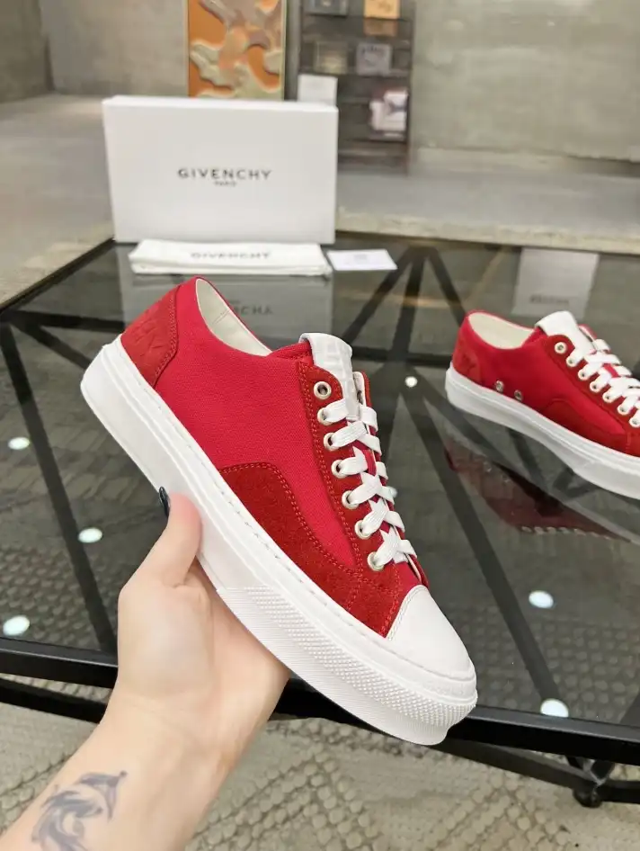 hype Givenchy Sneakers