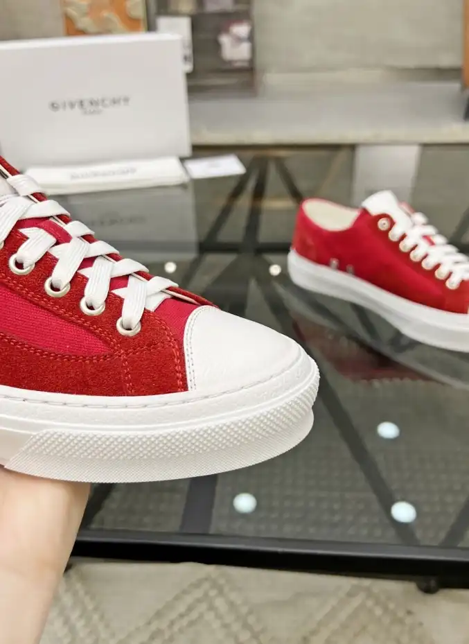 hype Givenchy Sneakers