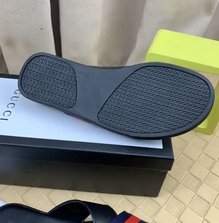 hype Gucci Slippers