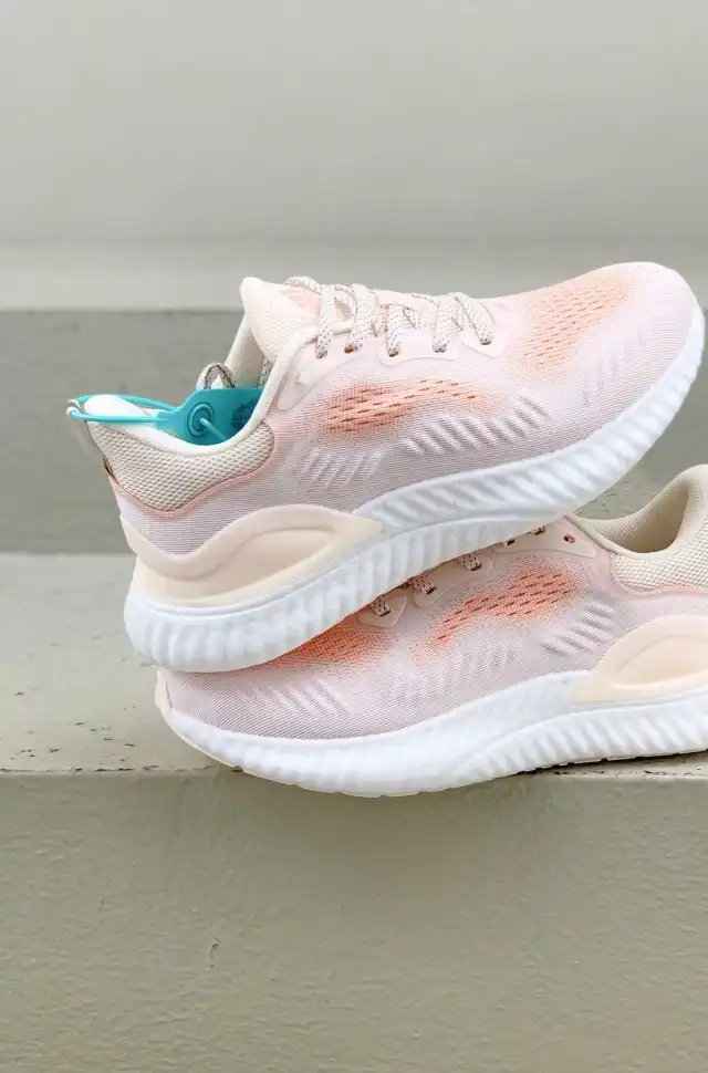 hype Adidas Sneakers