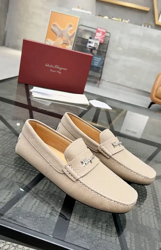 hype Ferragamo Leather Shoes