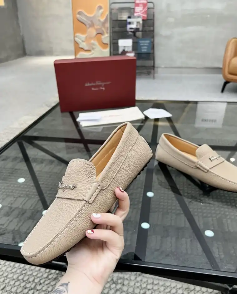 hype Ferragamo Leather Shoes