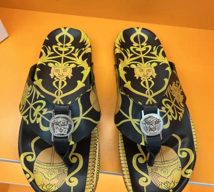 hype Givenchy Slippers