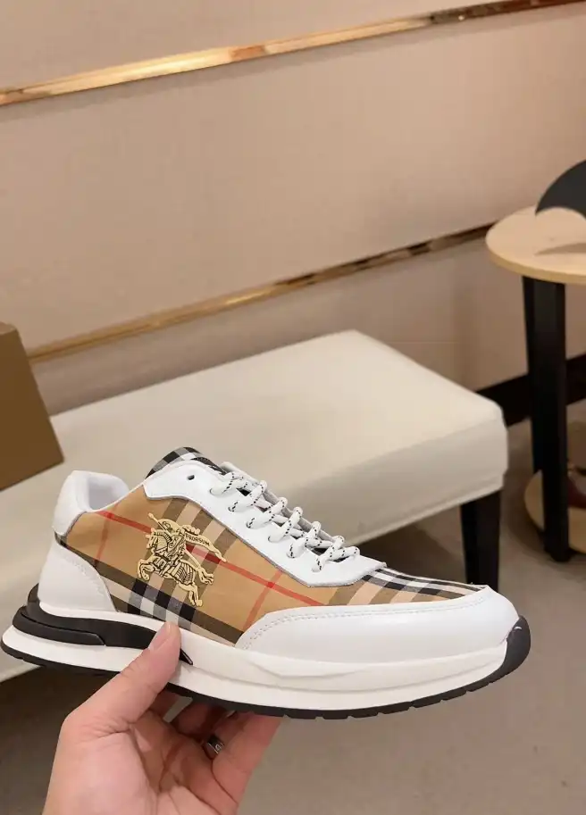 hype Burberry Sneakers