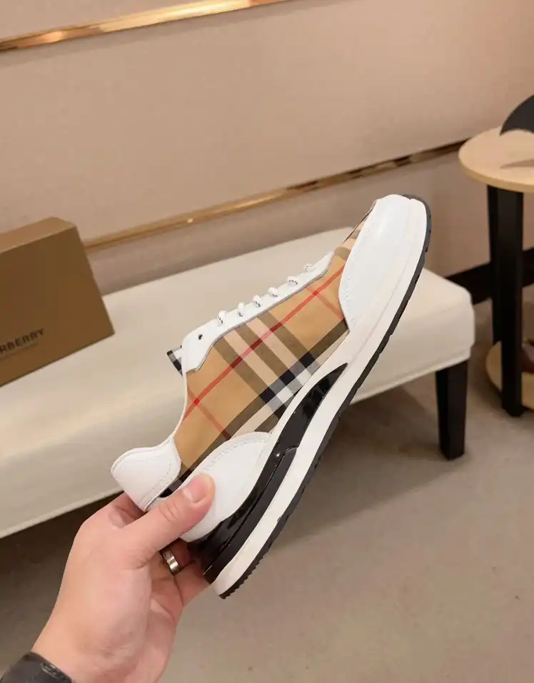 hype Burberry Sneakers