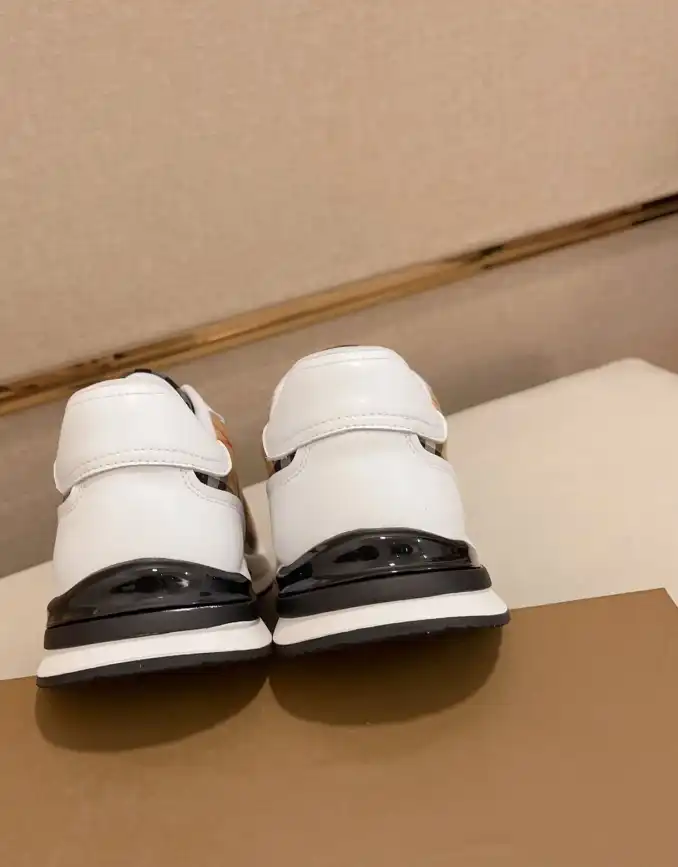 hype Burberry Sneakers