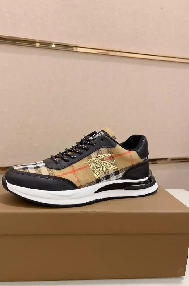 hype Burberry Sneakers