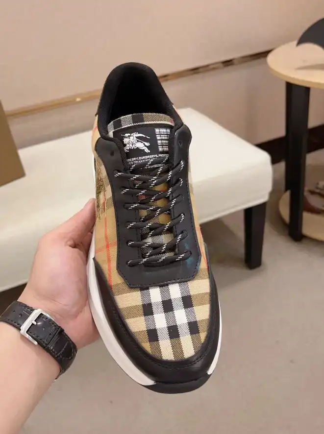 hype Burberry Sneakers