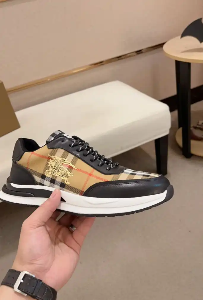 hype Burberry Sneakers