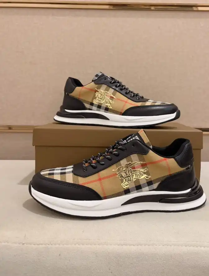 hype Burberry Sneakers