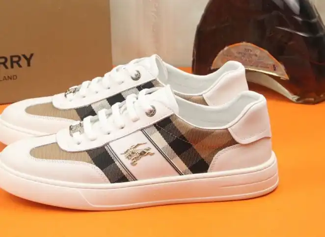 hype Burberry Sneakers