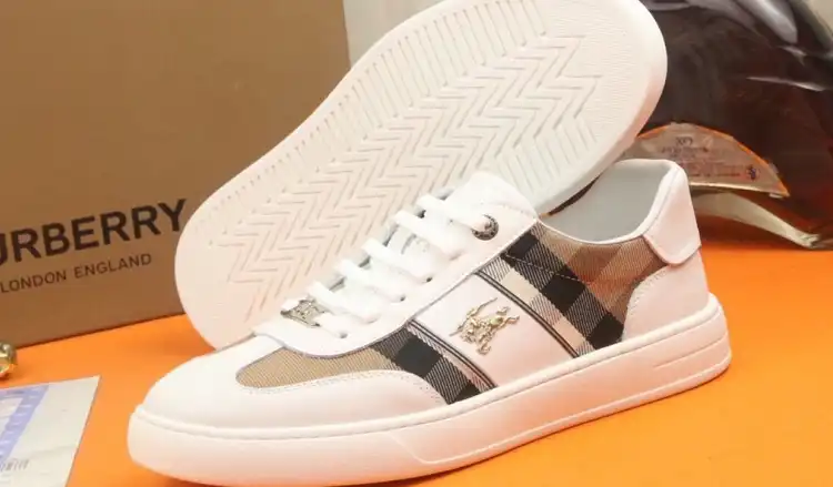 hype Burberry Sneakers