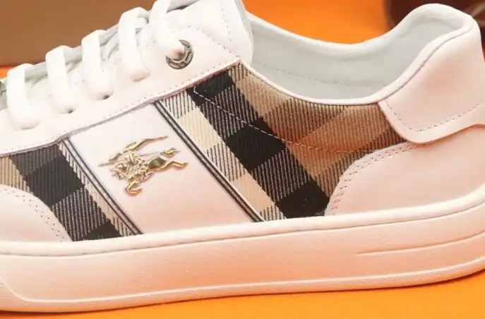 hype Burberry Sneakers