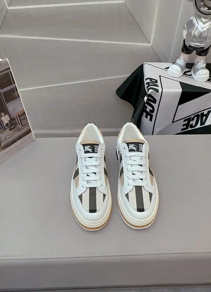 hype Burberry Sneakers