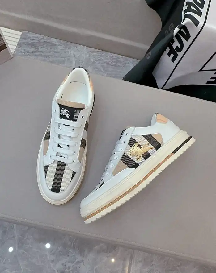 hype Burberry Sneakers