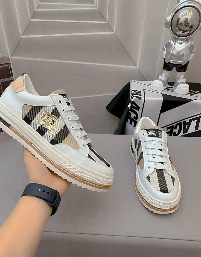 hype Burberry Sneakers