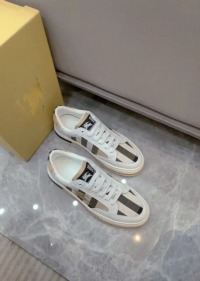 hype Burberry Sneakers