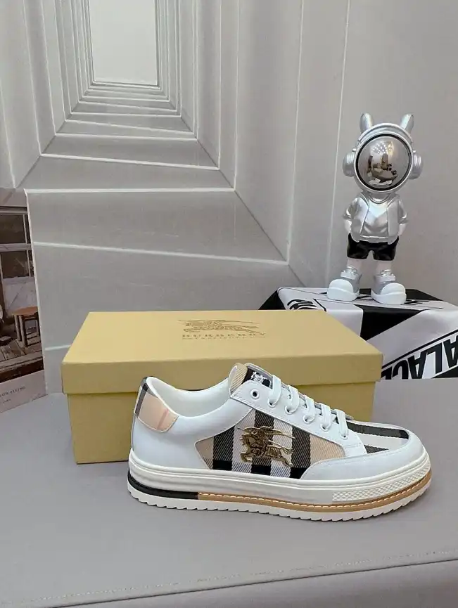 hype Burberry Sneakers