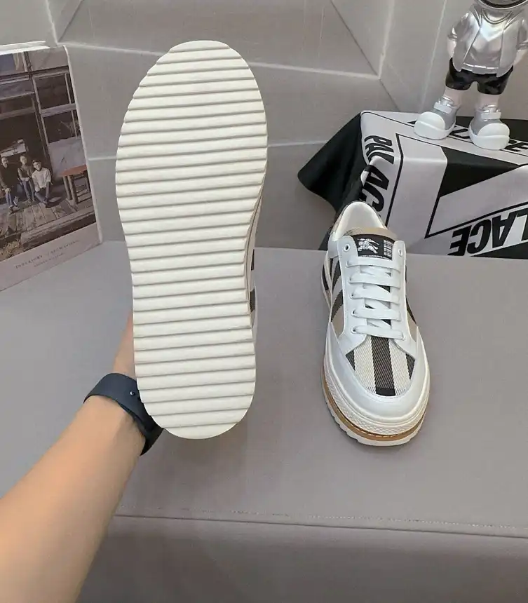 hype Burberry Sneakers