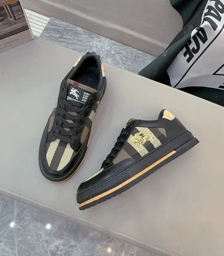 hype Burberry Sneakers