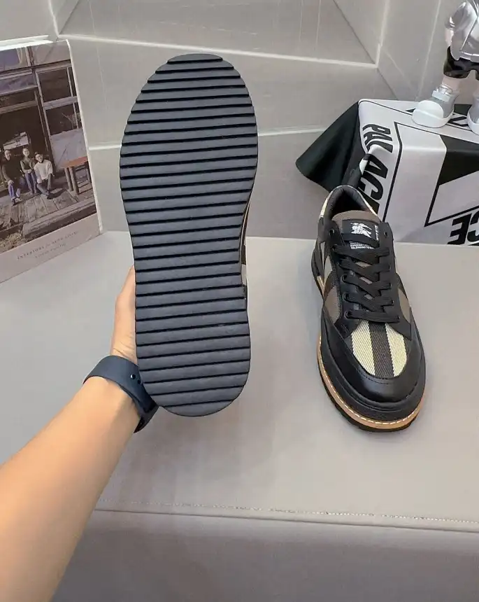 hype Burberry Sneakers