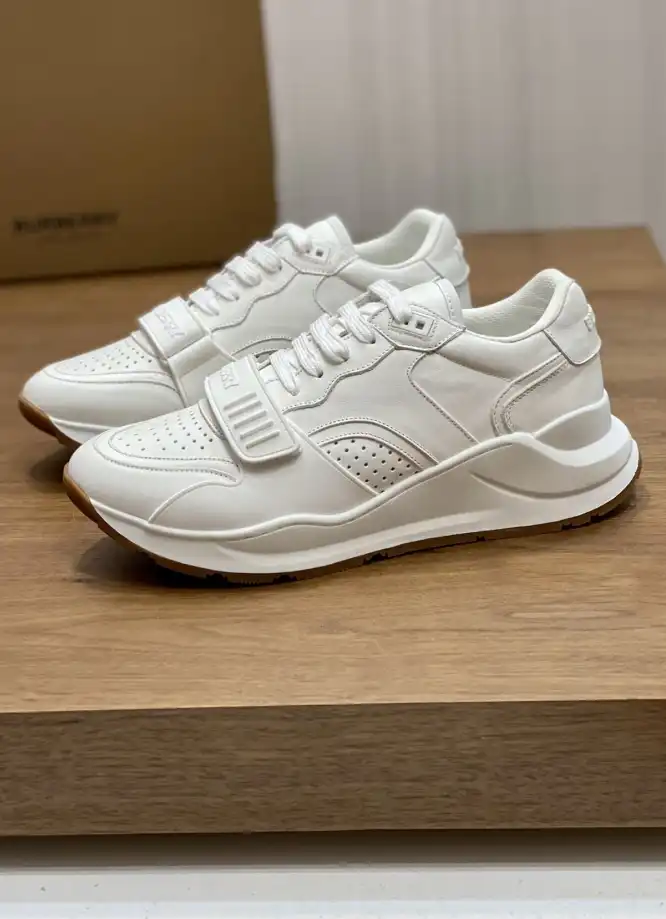 hype Burberry Sneakers