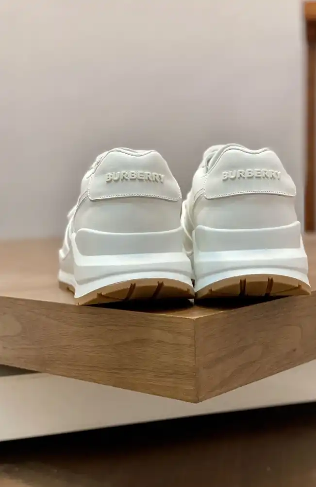 hype Burberry Sneakers