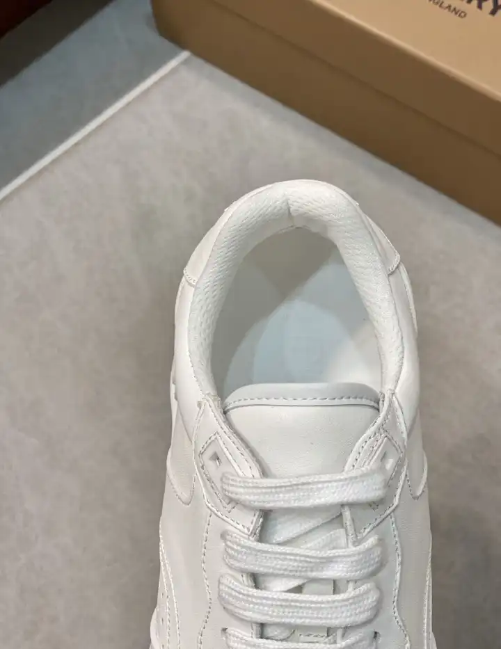 hype Burberry Sneakers