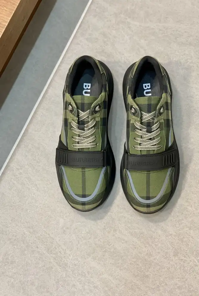 hype Burberry Sneakers