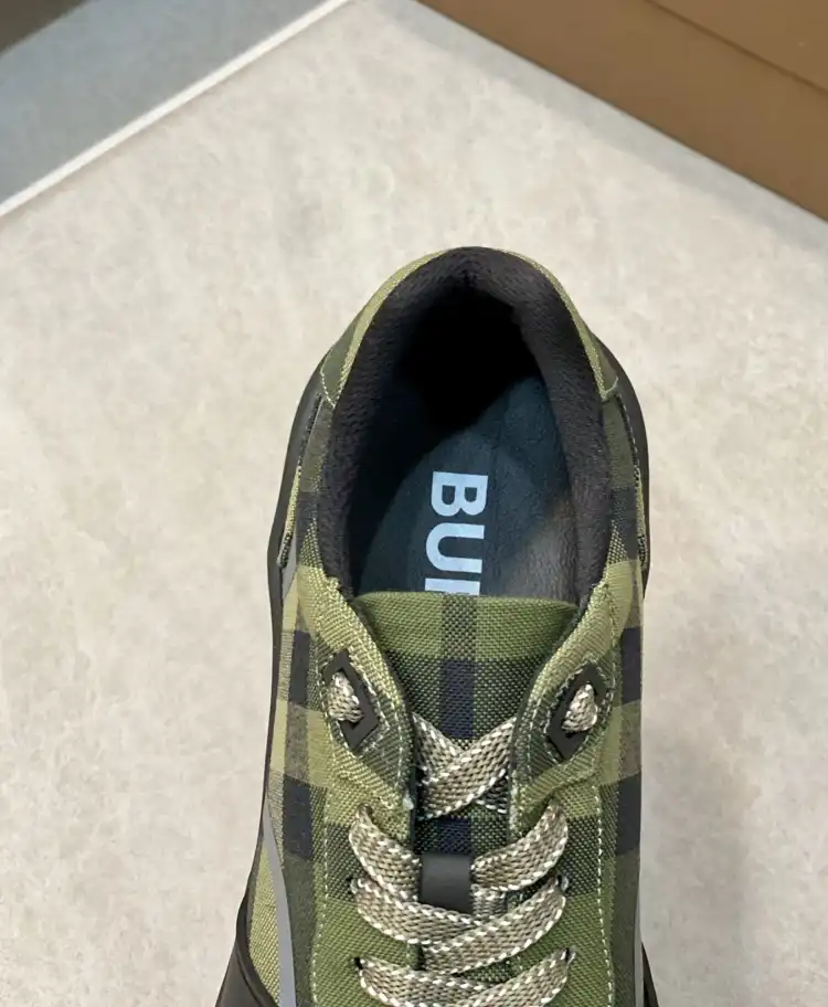 hype Burberry Sneakers