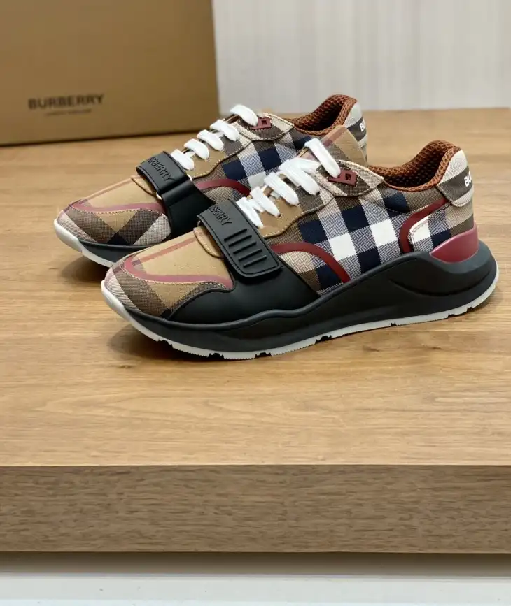 hype Burberry Sneakers