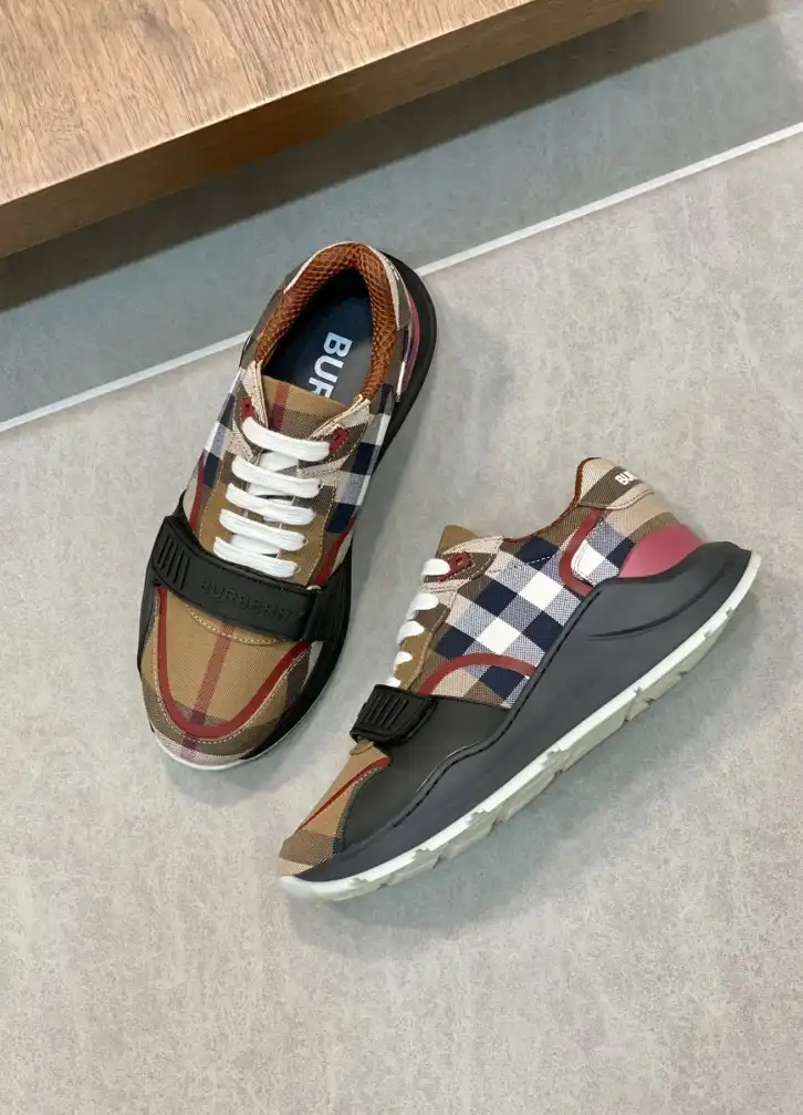 hype Burberry Sneakers