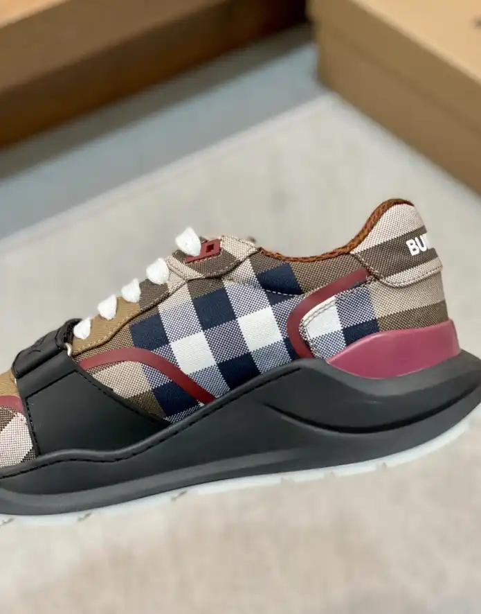 hype Burberry Sneakers