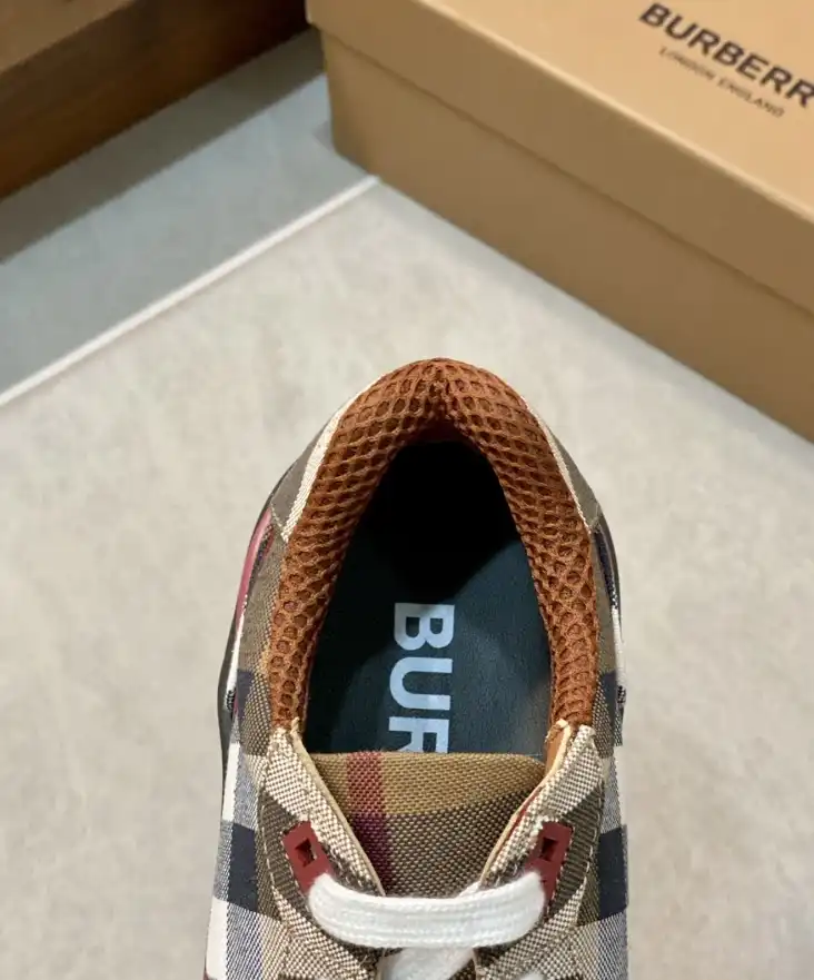 hype Burberry Sneakers