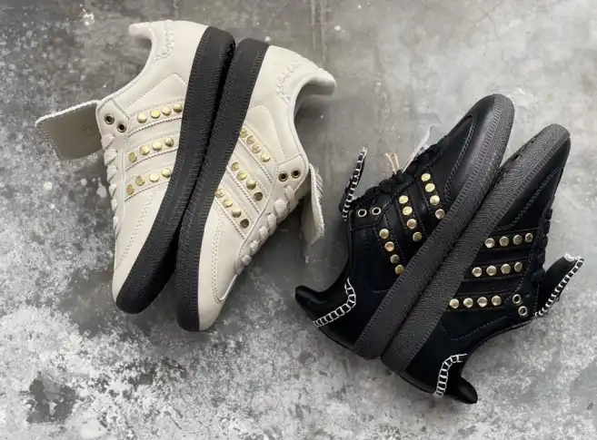 hype Adidas Sneakers