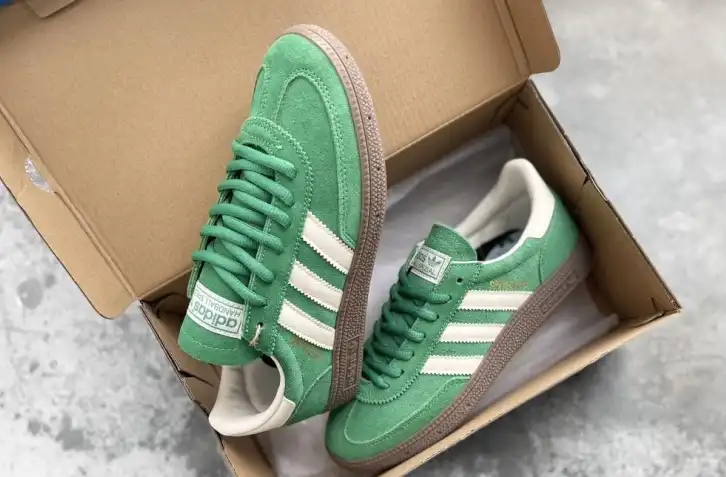 hype Adidas Sneakers