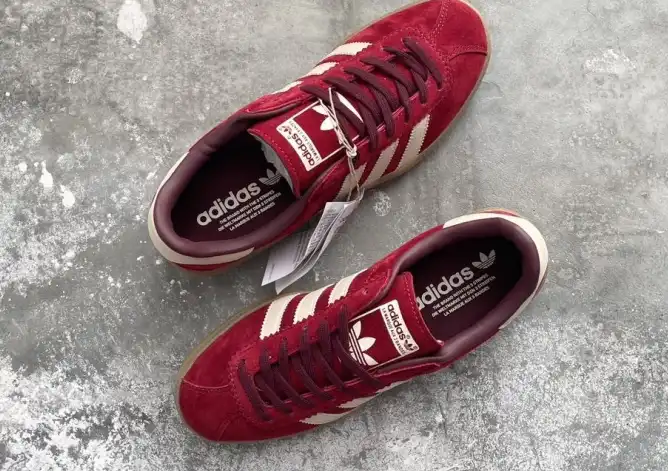 hype Adidas Sneakers