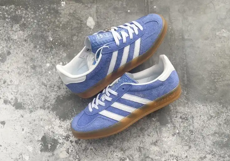 hype Adidas Sneakers