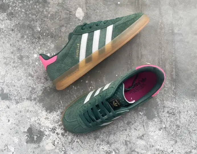 hype Adidas Sneakers