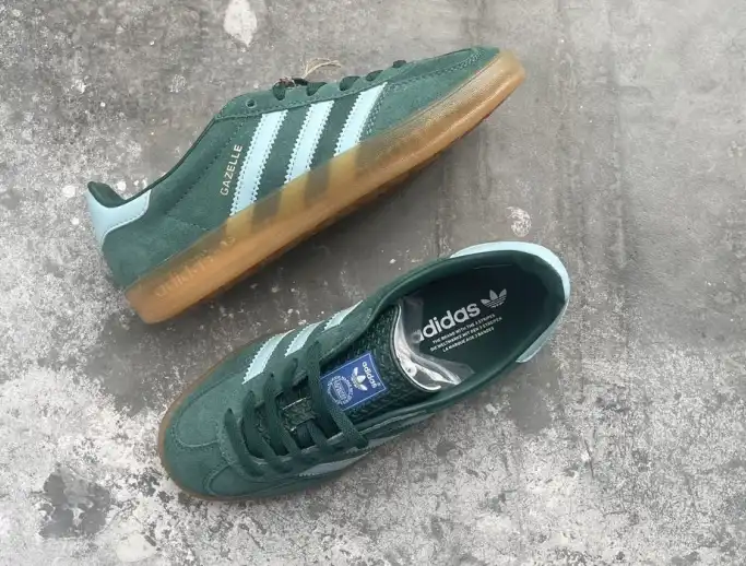 hype Adidas Sneakers