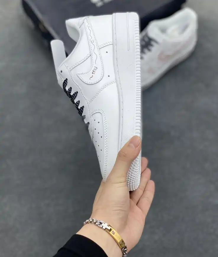 hype Nike Sneakers