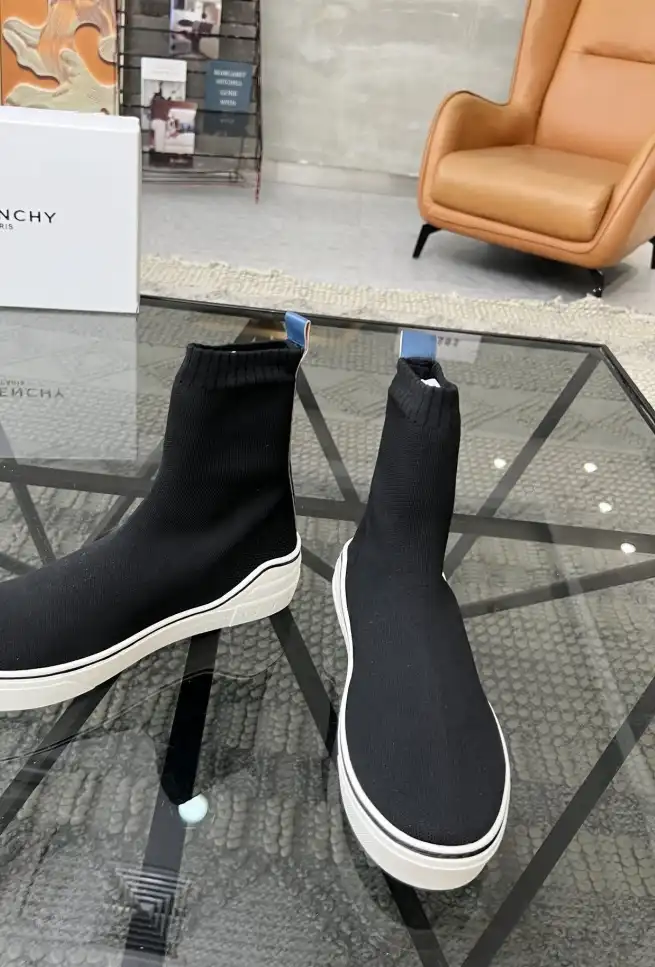 hype Givenchy Sneakers