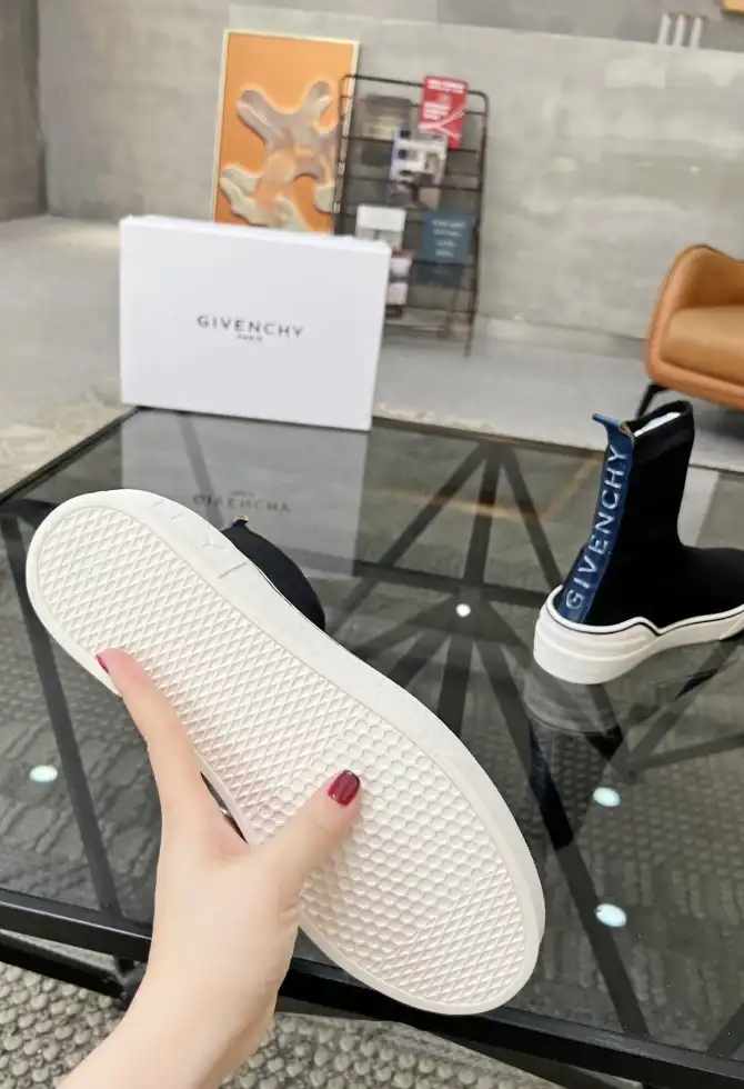 hype Givenchy Sneakers