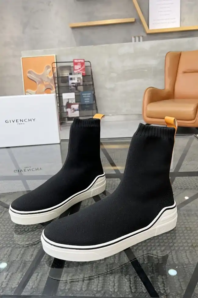 hype Givenchy Sneakers