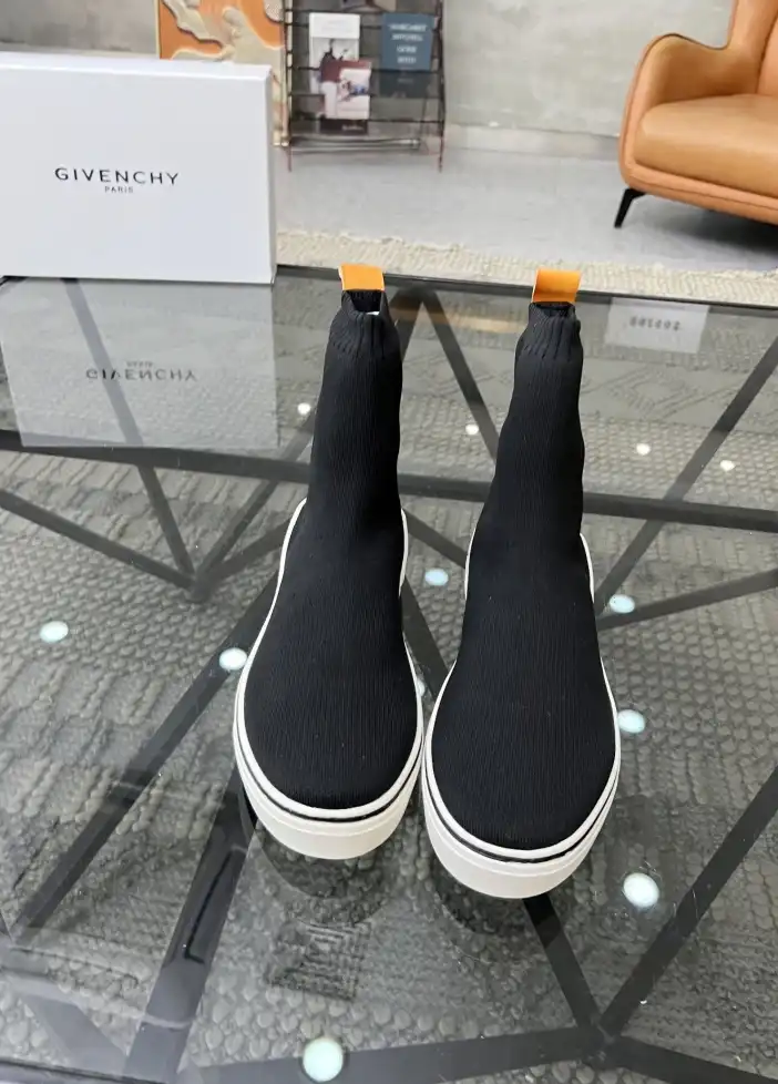 hype Givenchy Sneakers