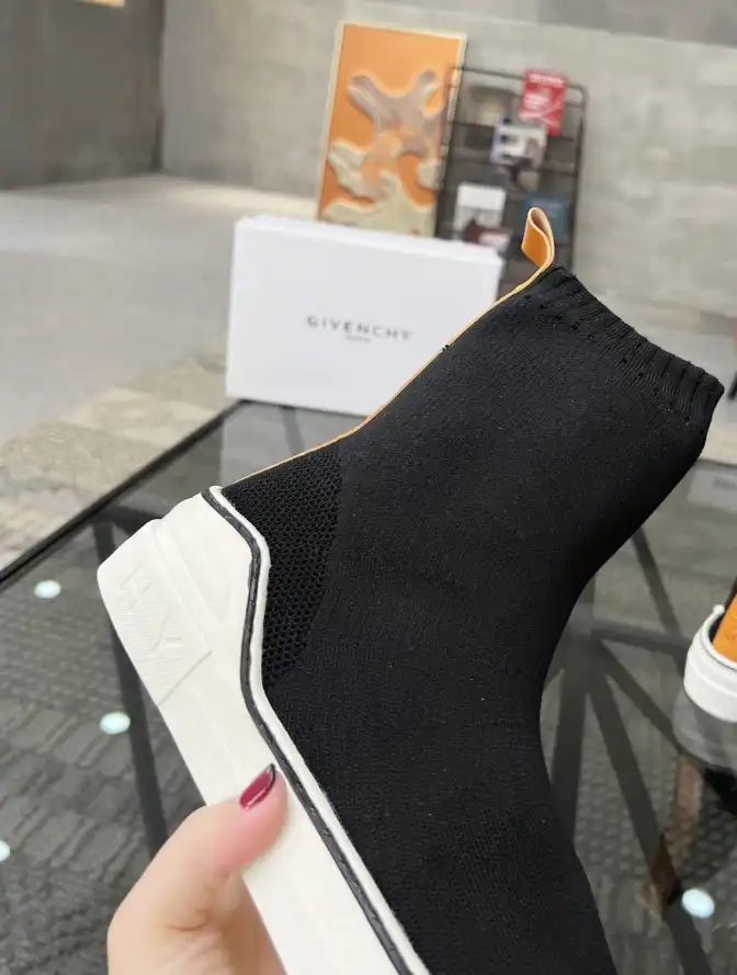 hype Givenchy Sneakers