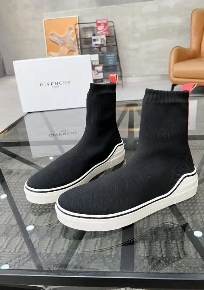 hype Givenchy Sneakers