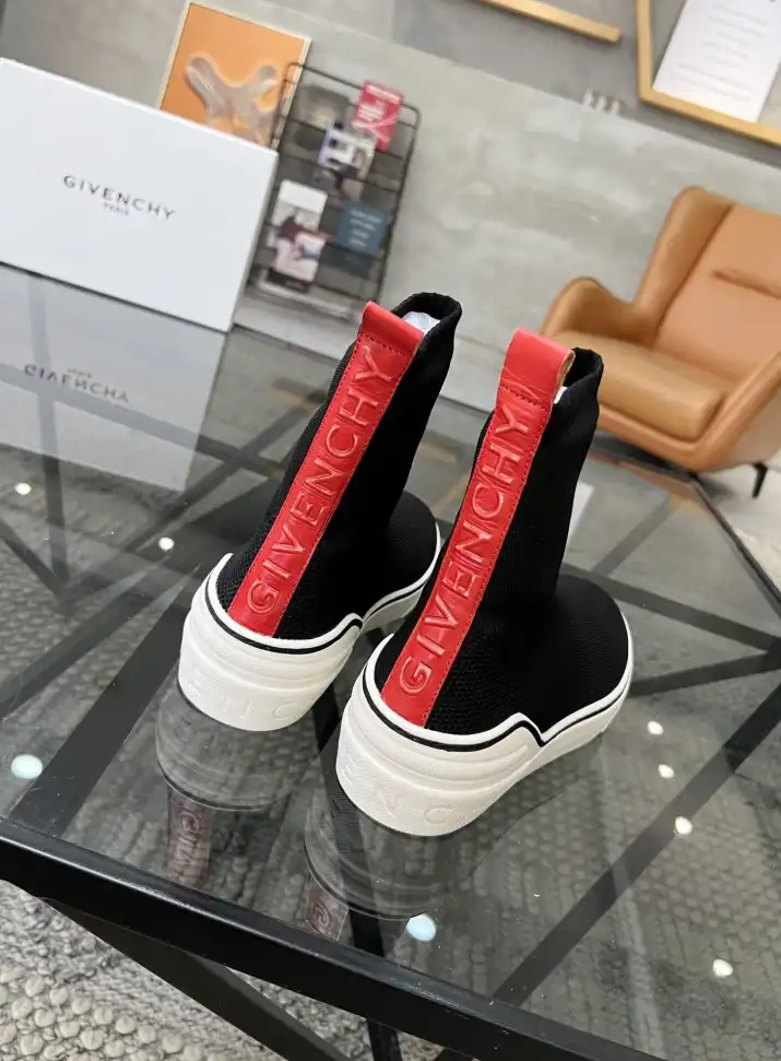 hype Givenchy Sneakers