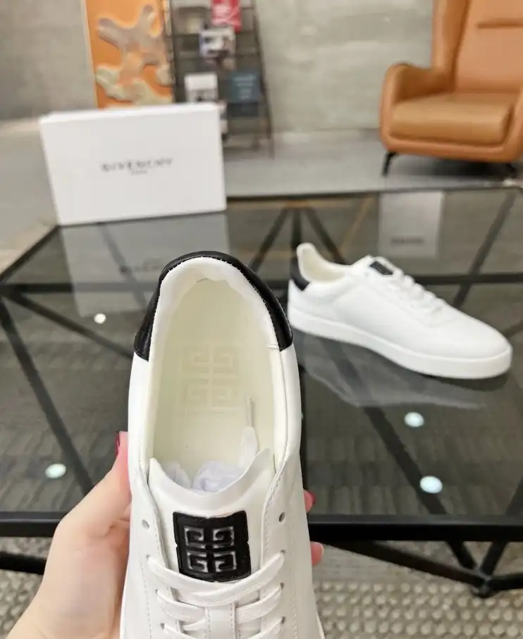 hype Givenchy Sneakers